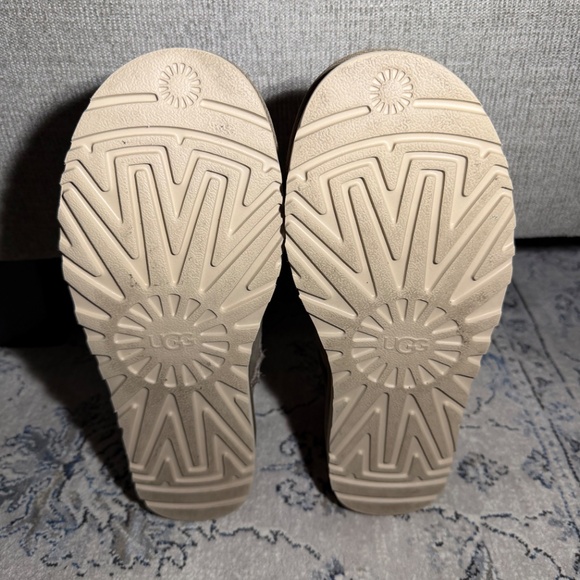 UGG Classic Ultra Mini Hickory boot